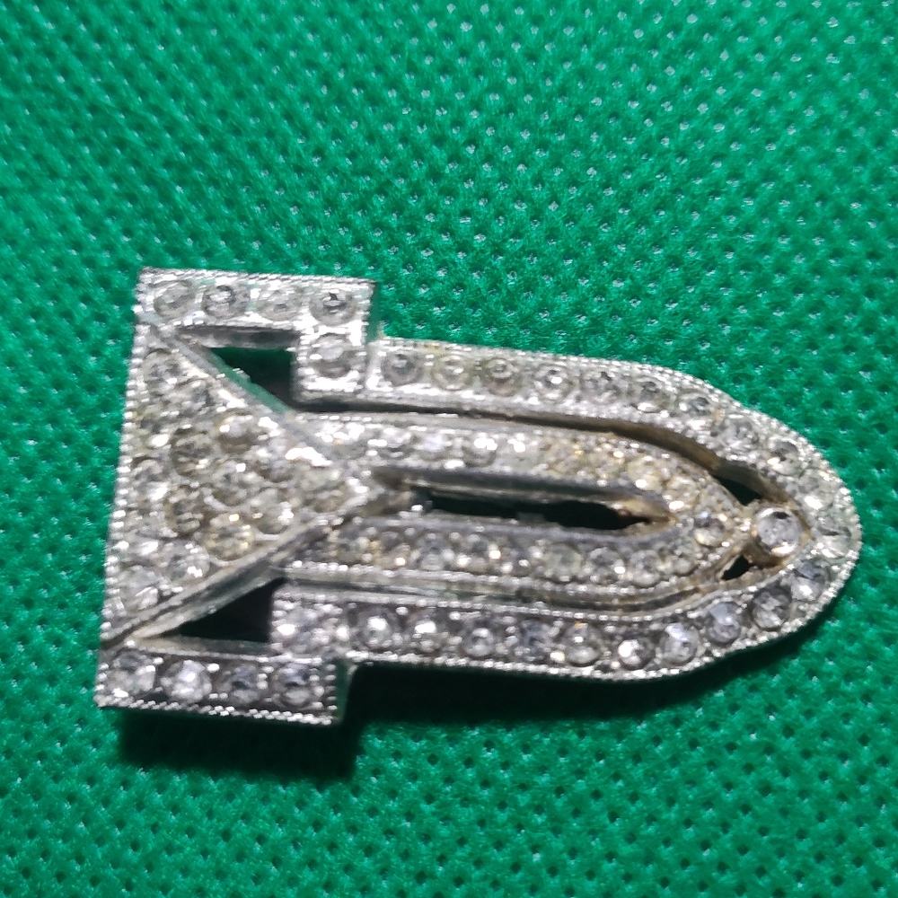 Vintage art Deco paste rhinestone fur clip